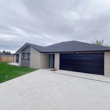 Rotorua Sunshine Brand New 4 Bedroom House Εξωτερικό φωτογραφία