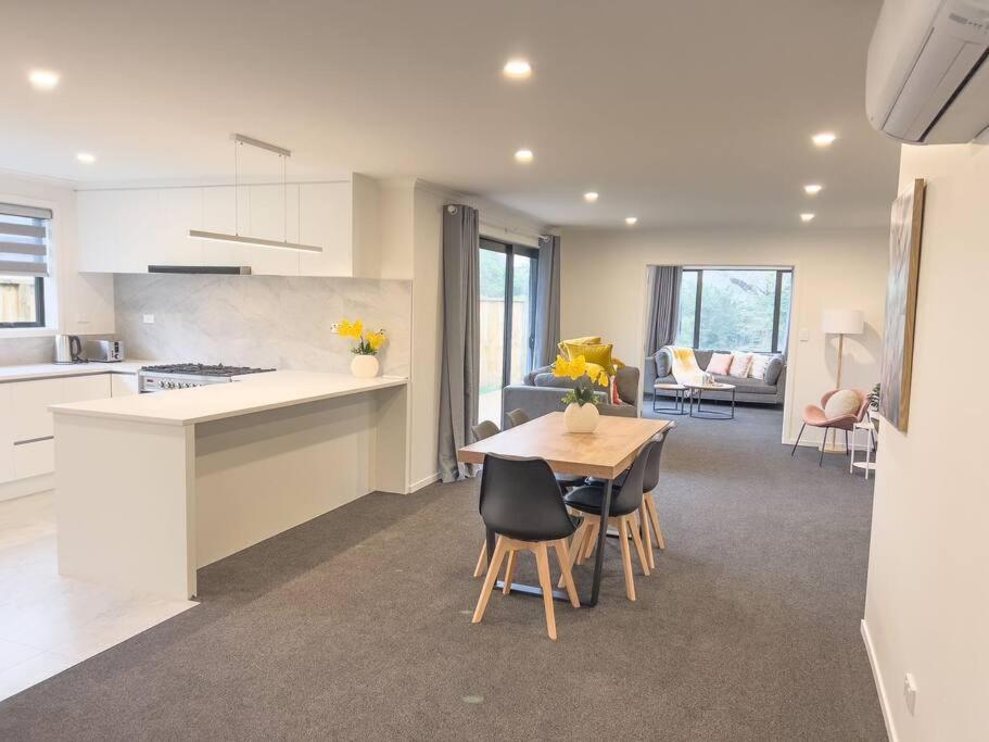 Rotorua Sunshine Brand New 4 Bedroom House Εξωτερικό φωτογραφία